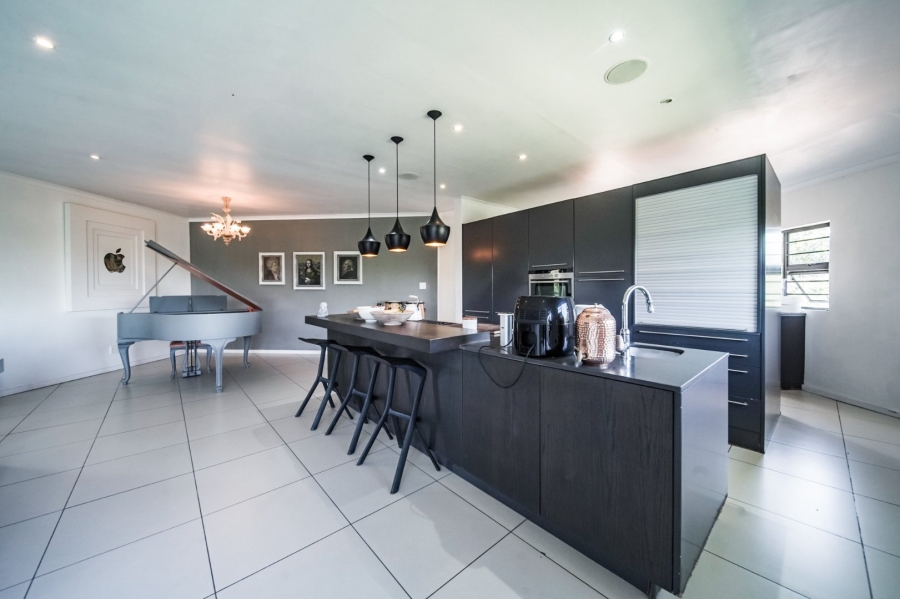 Commercial Property for Sale in Cove Ridge East Eastern Cape